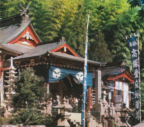 第一の鳥居
(参道入口)